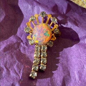 Elegant vintage signed Van Dell Gold and faux Opal Brooch